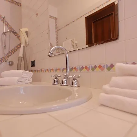 Alojamento de Acomodação e Pequeno-almoço Domus Sirmione