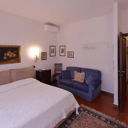 Domus Sirmione