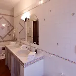Domus Bed & Breakfast