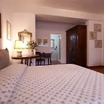 Domus Bed & Breakfast