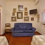 Domus Bed & Breakfast 3*