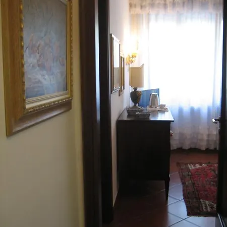 Domus فندق مبيت وإفطار