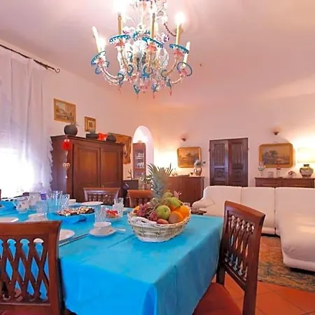 فندق مبيت وإفطار Domus 3*