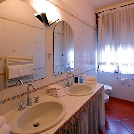 Domus فندق مبيت وإفطار 3*