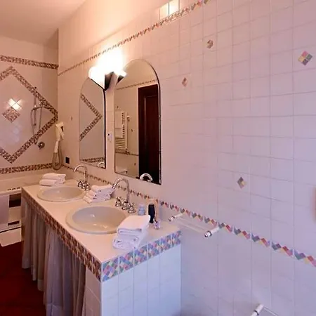 Domus 3* سيرمِيوني