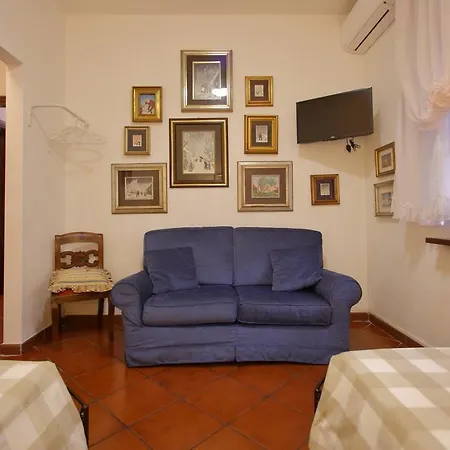 Domus Bed & Breakfast *