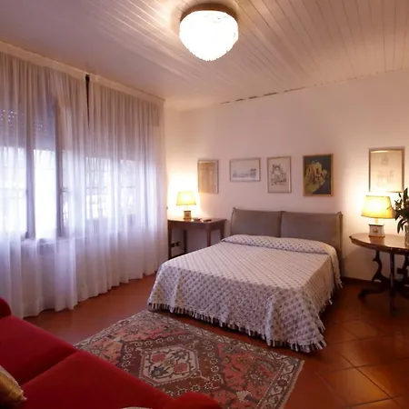 Domus Bed and breakfast